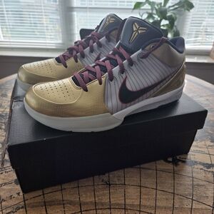 Kobe IV Protro Gold Medal